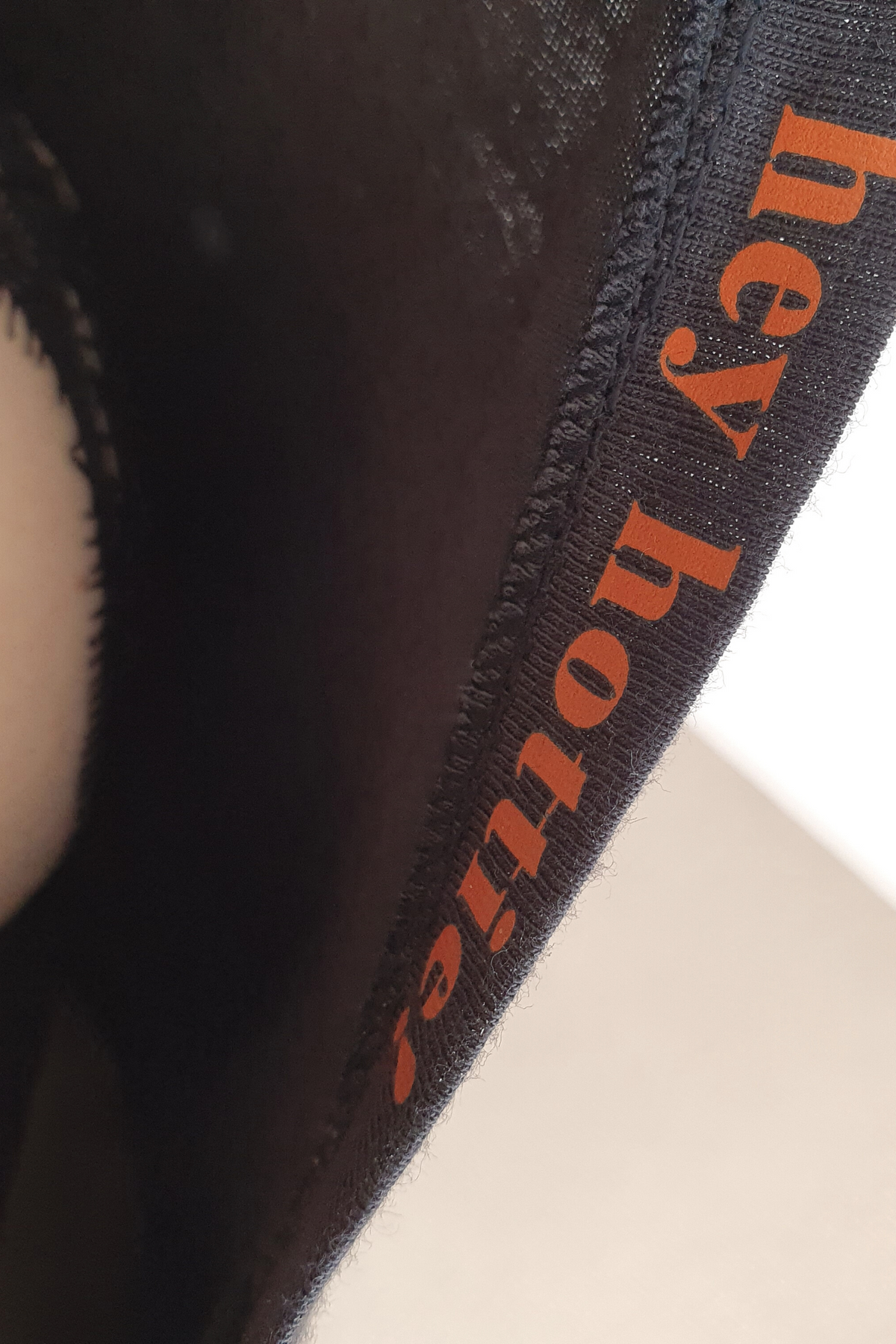 Hey Hottie! Deep V  |  vintage black