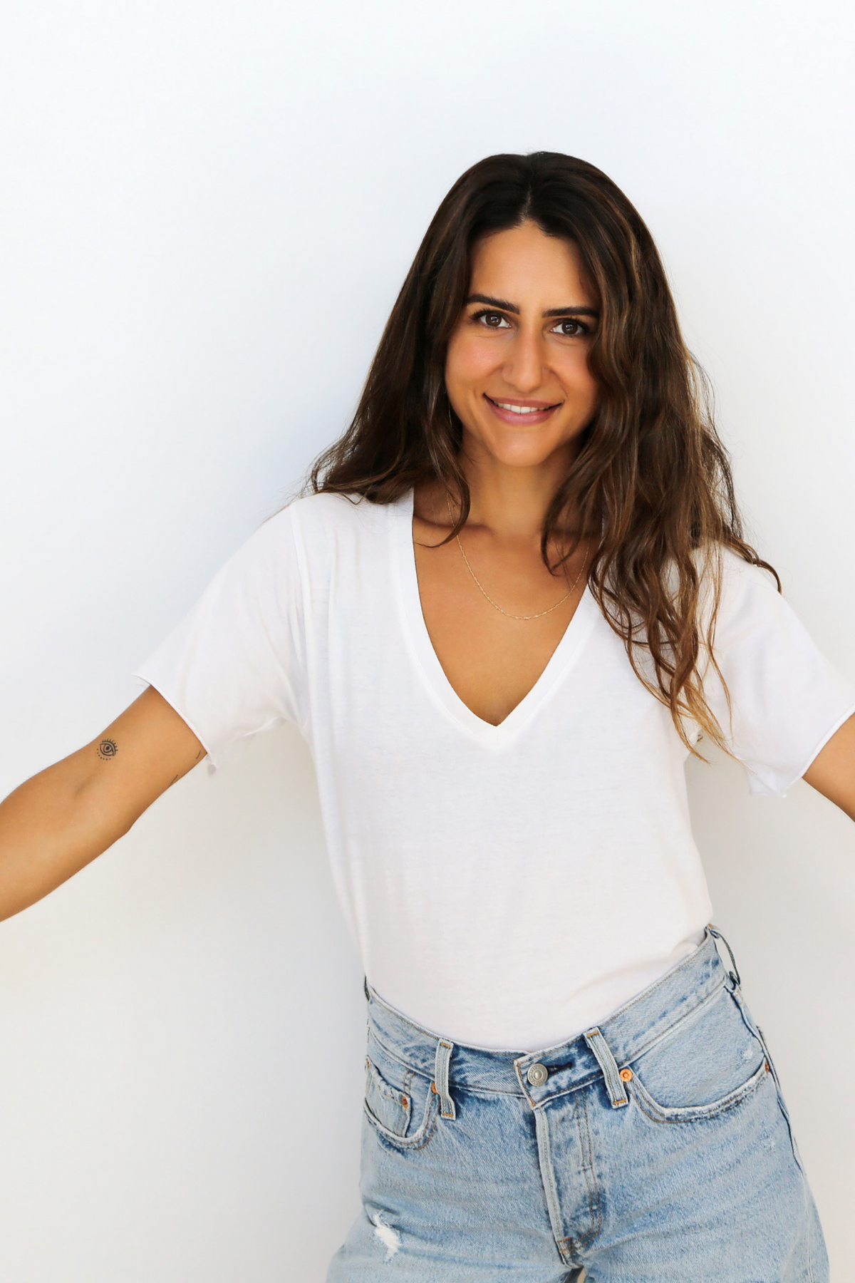 Hey Hottie! Deep V  |  white