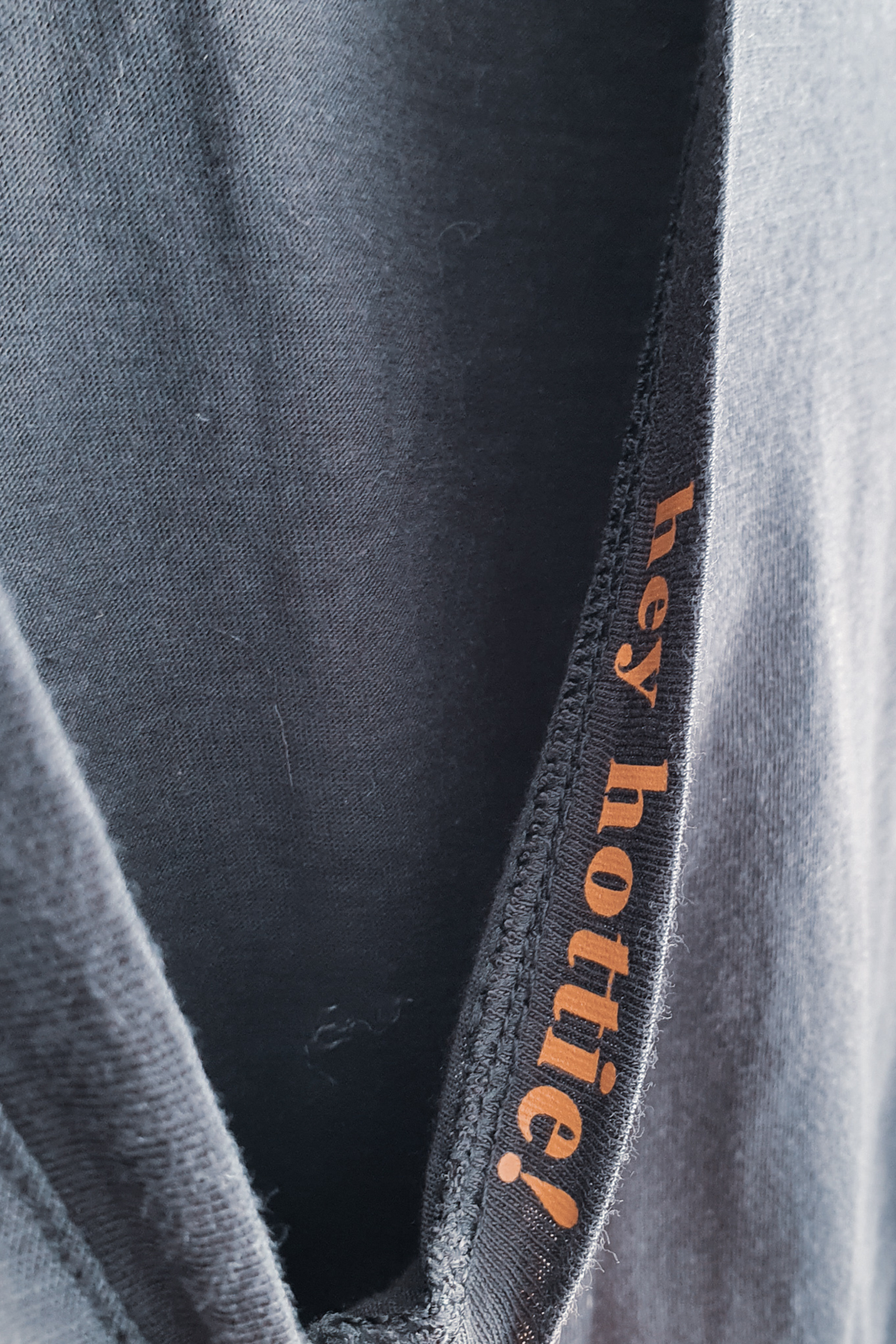 Hey Hottie! Deep V  |  vintage black