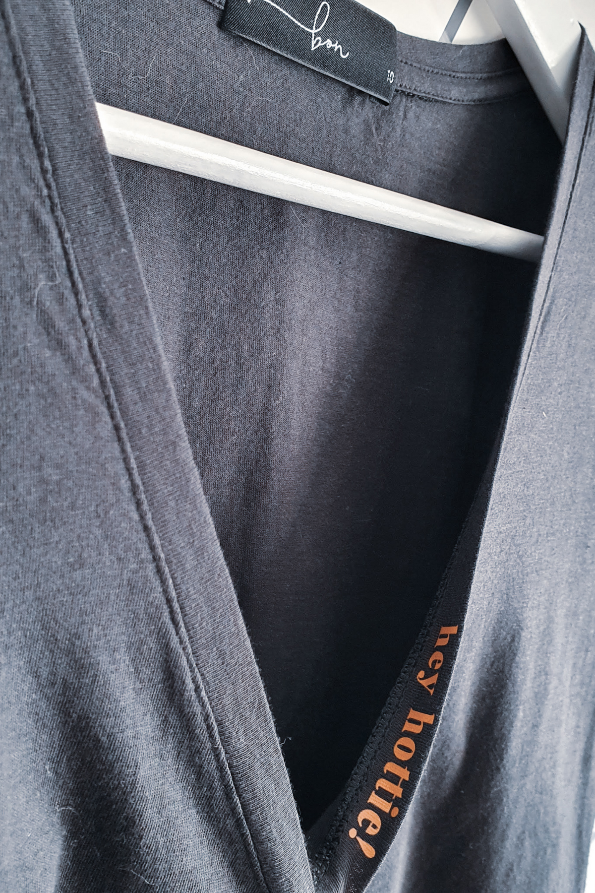 Hey Hottie! Deep V  |  vintage black